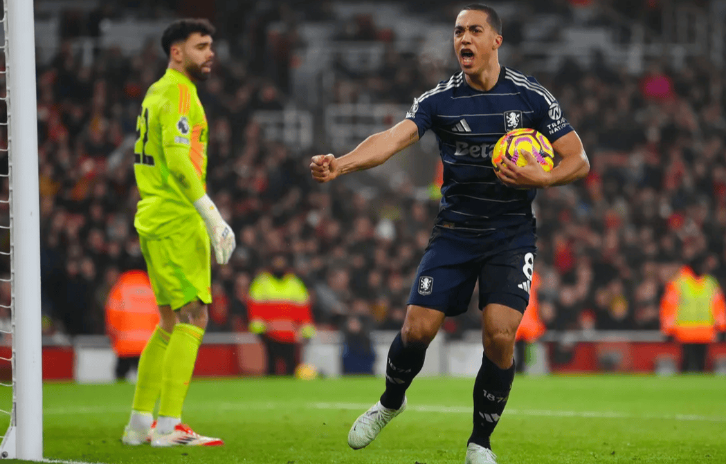 包含大比分获胜首场状态出色，阿森纳观众沸腾！，蒂姆重返赛场比赛高潮迭起的词条-爱游戏官网APP