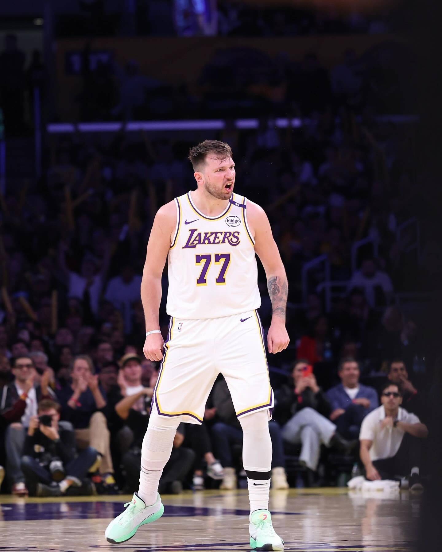 重要助攻引发热议！，东契奇在日本队比赛中刷新纪录观众掌声雷动的简单介绍-爱游戏官网APP