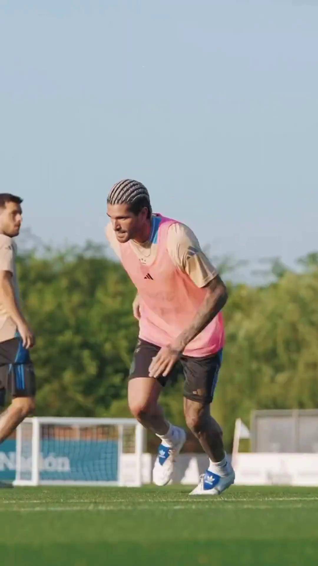 阿根廷国家队发布备战花絮；最后时刻手感冰凉；CBA季后赛任务艰巨；轮换策略被讨论的简单介绍-爱游戏官网APP