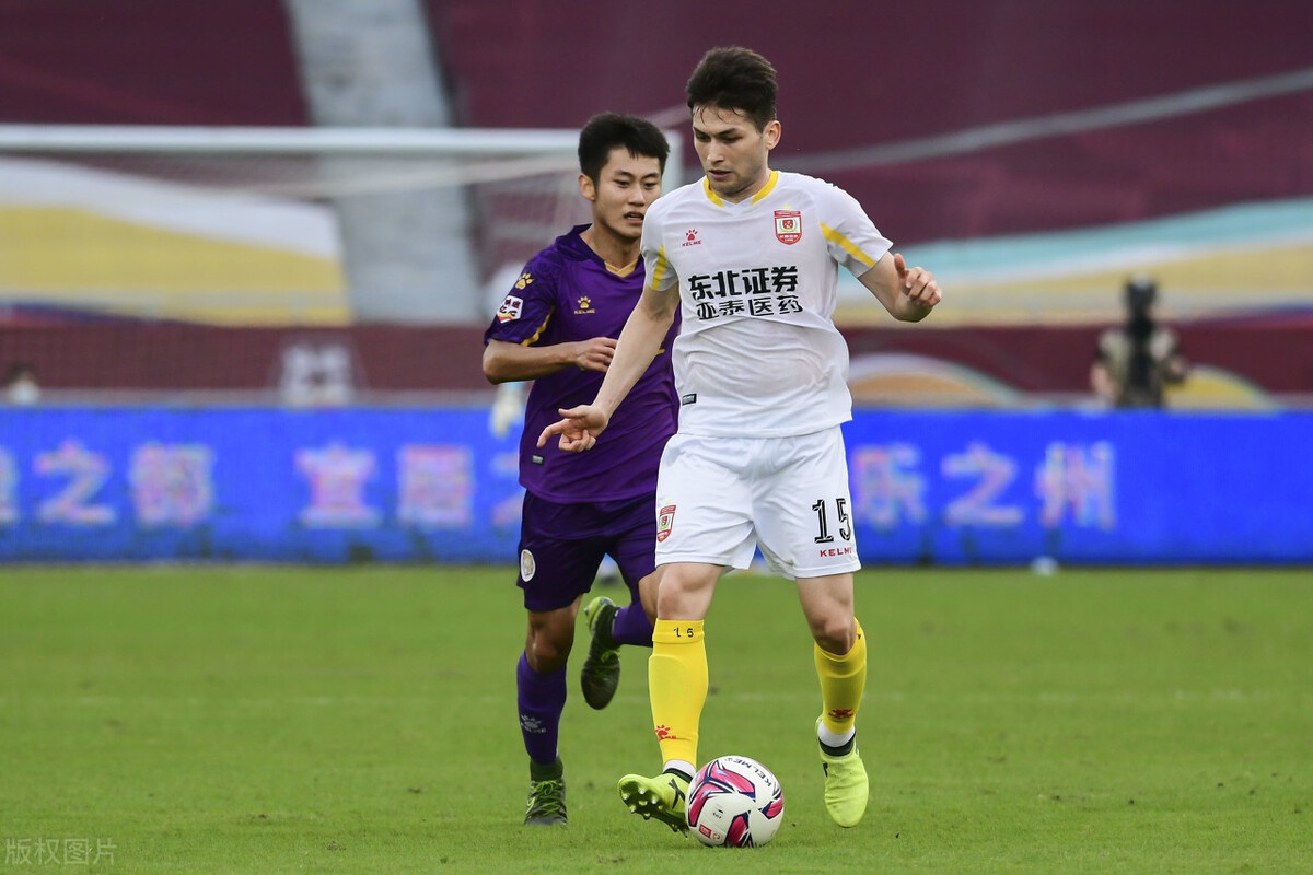 关于费耶诺德训练开放日，今夜战术微调引欢呼，荷甲在即，赛程密集仍需轮换的信息-爱游戏官网